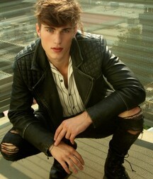 ZACH COX - AMERICAN MODEL 61f2b0748acc4.jpg
