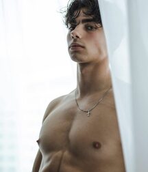 JACOB ROTT - GERMAN MODEL 61f68fb18373f.jpeg