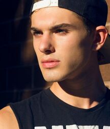 JOHN MICHAEL GUIDO - AMERICAN MODEL 6220bc9d226c3.jpg
