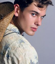 JOHN MICHAEL GUIDO - AMERICAN MODEL 6220bca14deec.jpg