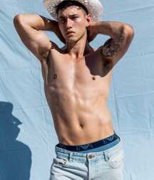 Gustavo Salazar - Argentinian Model 62237e24e26db.jpg