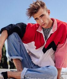 Matthew Pollock - American Model 622dbe4748821.jpg