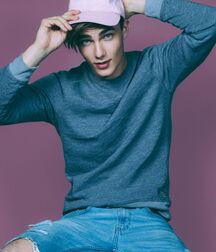Matthew Pollock - American Model 622dbe619603d.jpg