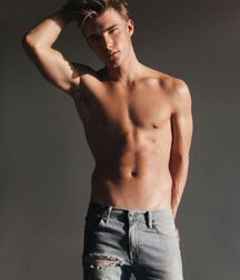 Matthew Pollock - American Model 622dbe9c90a72.jpg