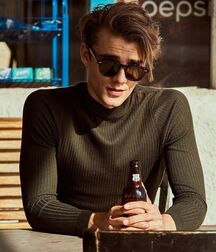 Matthew Pollock - American Model 622dbf14f24c7.jpg