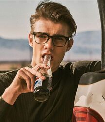 Matthew Pollock - American Model 622dbf3e0de9c.jpg