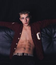 Matthew Pollock - American Model 622dbf416b7d5.jpg