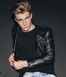 Matthew Pollock - American Model 622dbf4697024.jpg