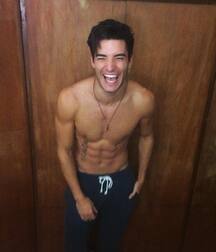 CARLOS GOMEZ - FASHION MODEL SPANISH 62615cbba2699.jpg