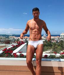 CARLOS GOMEZ - FASHION MODEL SPANISH 62615cc597a9e.jpg