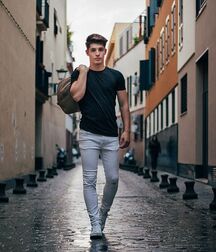 FEDE NARANJO - SPANISH MALE MODEL 62636bd42894d.jpg