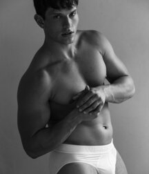 JOSH IVORY - BRITISH MALE MODEL 6263c5537f190.jpg
