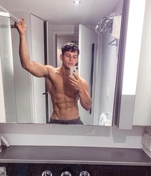 JOSH IVORY - BRITISH MALE MODEL 6263c57d3e360.jpg