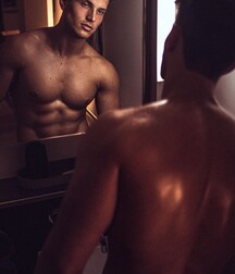 JOSH IVORY - BRITISH MALE MODEL 6263c58353e88.jpg