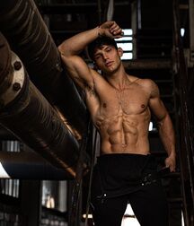 JOSH IVORY - BRITISH MALE MODEL 6263c58b78db7.jpg