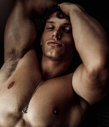 JOSH IVORY - BRITISH MALE MODEL 6263c5bf7a8ca.jpg