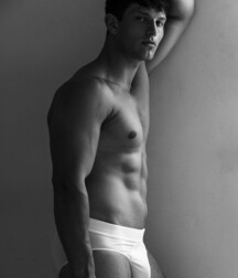 JOSH IVORY - BRITISH MALE MODEL 6263c5ddc511c.jpg