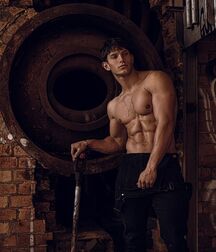 JOSH IVORY - BRITISH MALE MODEL 6263c60260e4c.jpg