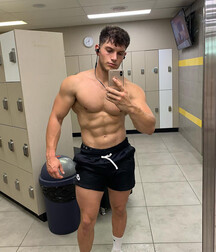 JOSH IVORY - BRITISH MALE MODEL 6263c63b02cf7.jpg