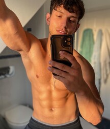 JOSH IVORY - BRITISH MALE MODEL 6263c646cc972.jpg