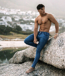 JOSH IVORY - BRITISH MALE MODEL 6263c66ea9322.jpg