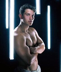 JOSH IVORY - BRITISH MALE MODEL 6263c6d6325bf.jpg