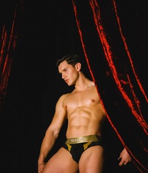 JOSH IVORY - BRITISH MALE MODEL 6263c7130e35d.jpg