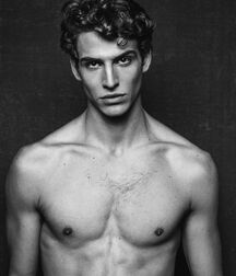 AMERIGO VALENTI - ITALIAN MALE MODEL 6280c1d425565.jpg