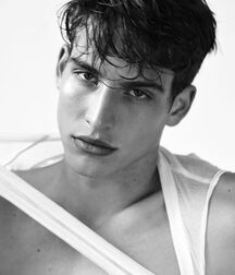 AMERIGO VALENTI - ITALIAN MALE MODEL 6280c1fd5e8f5.jpg