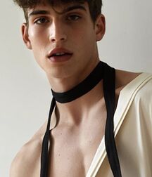 AMERIGO VALENTI - ITALIAN MALE MODEL 6280c20c465b7.jpg