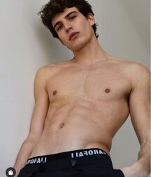 AMERIGO VALENTI - ITALIAN MALE MODEL 6280c20e1f50a.jpg