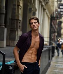 AMERIGO VALENTI - ITALIAN MALE MODEL 6280c211c5bf5.jpg