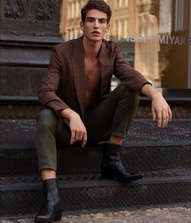 AMERIGO VALENTI - ITALIAN MALE MODEL 6280c24640870.jpg