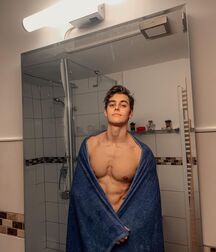 TIM TROETSCHEL - GERMAN MALE MODEL 6283996320c4a.jpg