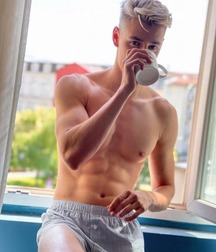 TIM TROETSCHEL - GERMAN MALE MODEL 62839978c2566.jpg