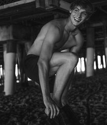 KLINE BARFIELD - AMERICAN MODEL 62849cf8df3ba.jpg