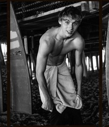 KLINE BARFIELD - AMERICAN MODEL 62849d68b7c6f.jpg