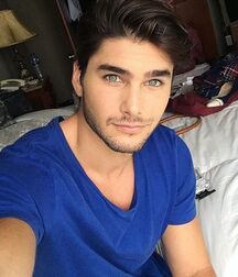 Charlie Matthews - American Model 628f8effabcaf.jpg