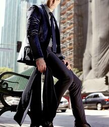 Charlie Matthews - American Model 628f8f105e96f.jpg