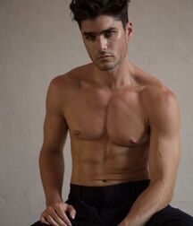 Charlie Matthews - American Model 628f8f1bf3398.jpg