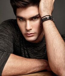 Charlie Matthews - American Model 628f8f1def543.jpg