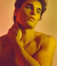 Charlie Matthews - American Model 628f8f6f0088b.jpg