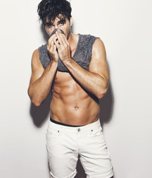 Charlie Matthews - American Model 628f8f70ed11c.jpg