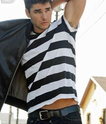 Charlie Matthews - American Model 628f8f72bb916.jpg