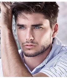 Charlie Matthews - American Model 628f8f88e9e2d.jpg