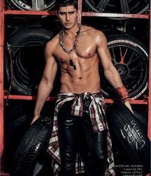Charlie Matthews - American Model 628f8f9fe400e.jpg