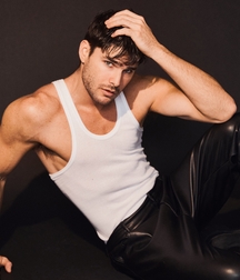 Charlie Matthews - American Model 628f8fe96ed47.jpg