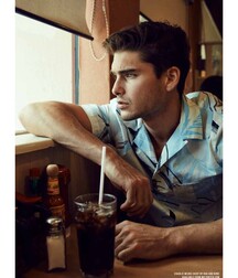 Charlie Matthews - American Model 628f9025ac96f.jpg