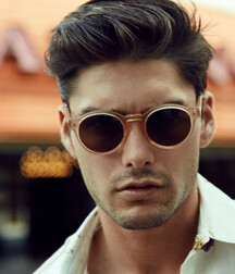 Charlie Matthews - American Model 628f90332ae10.jpg