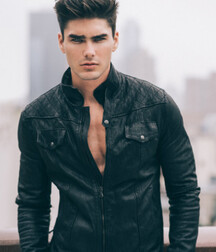 Charlie Matthews - American Model 628f904263a26.jpg